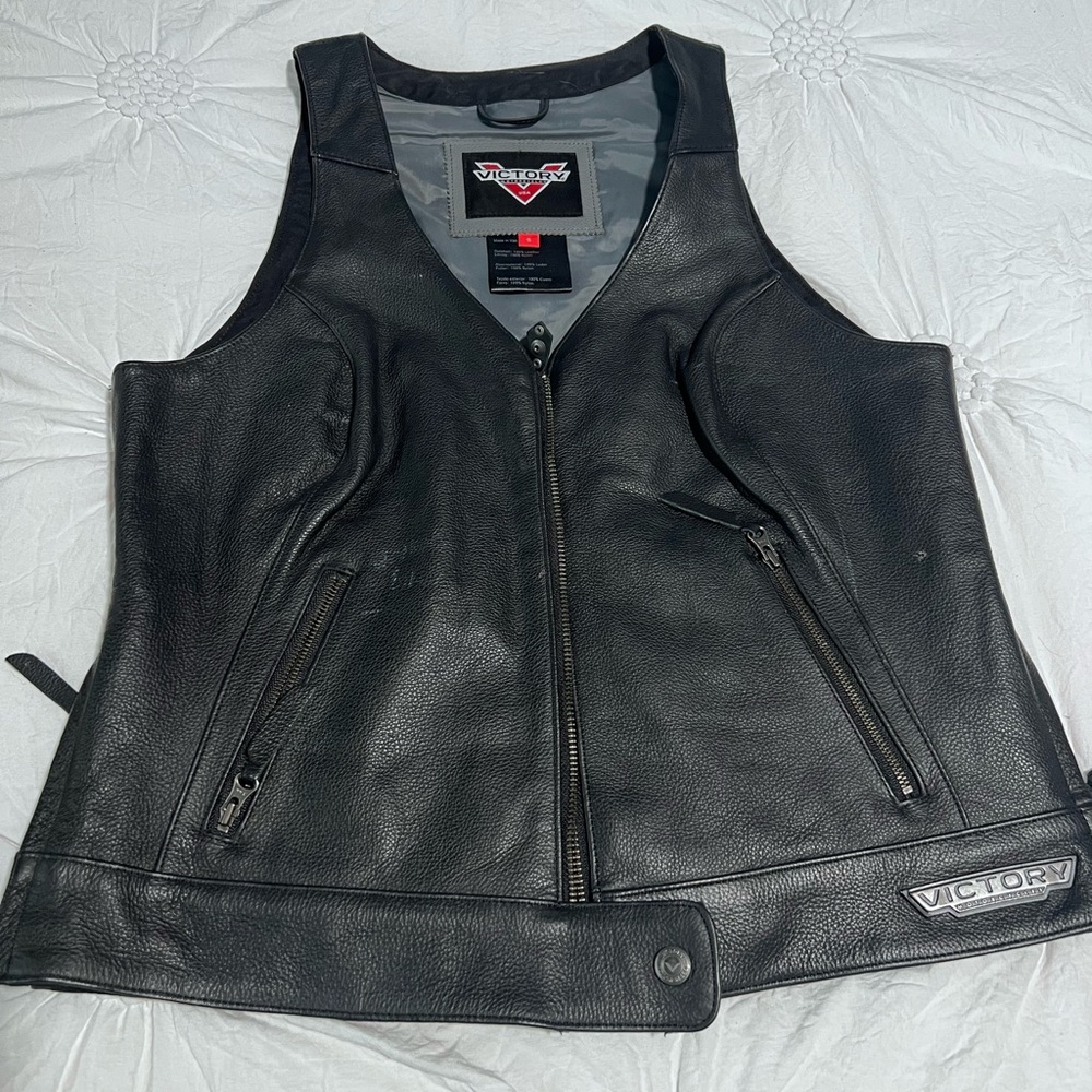 Victory Women's Black Leather Vest